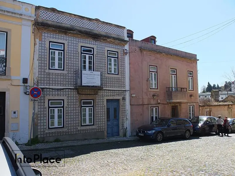 Praça Viscondessa dos Olivais N.º 9-10