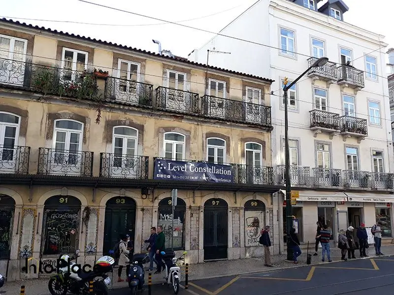 Rua da Escola Politécnica N.º 89-99