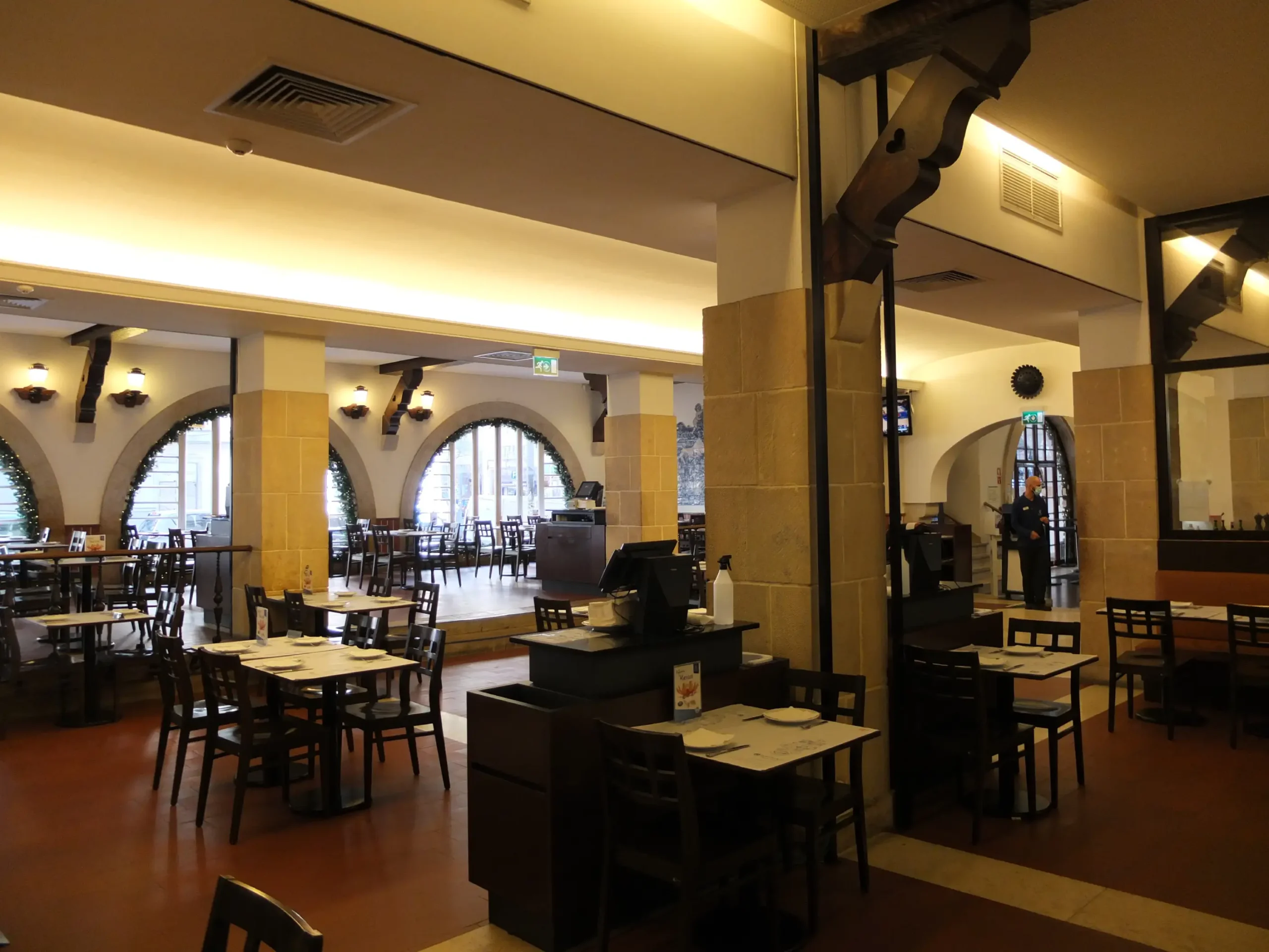 Avenida Almirante Reis N.º 117 - 117A